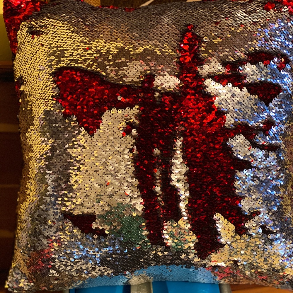 Two tone pillow